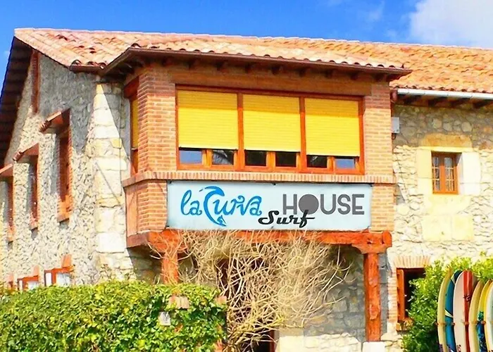 La Curva Surfhouse
