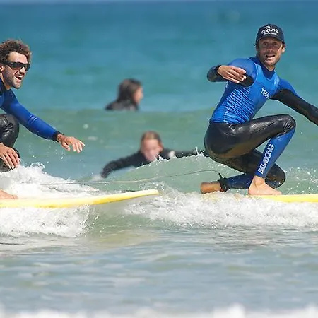 ベッド・アンド・ブレックファスト La Curva Surfhouse 2*