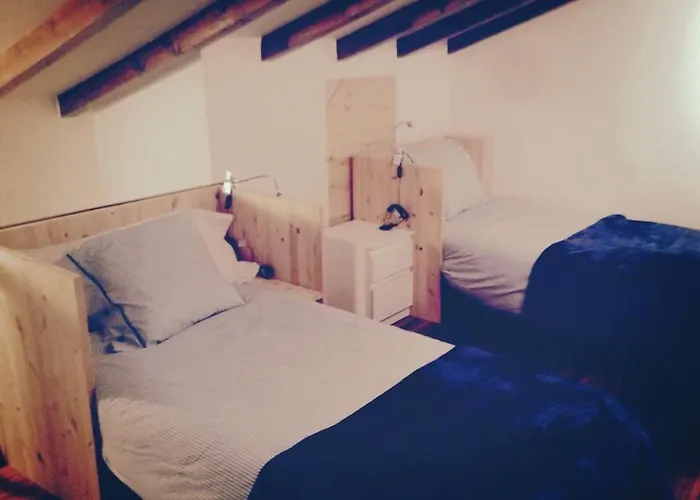 La Curva Surfhouse 2* لوريدو