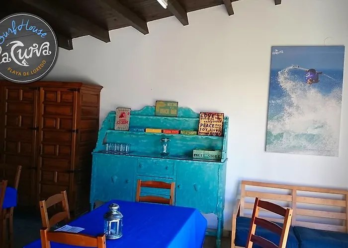 فندق مبيت وإفطار La Curva Surfhouse لوريدو