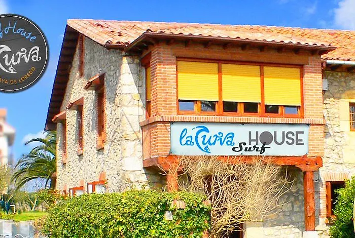 La Curva Surfhouse فندق مبيت وإفطار